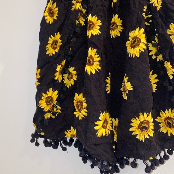🌻Sunflower Romper🌻 - Picture 3 of 5